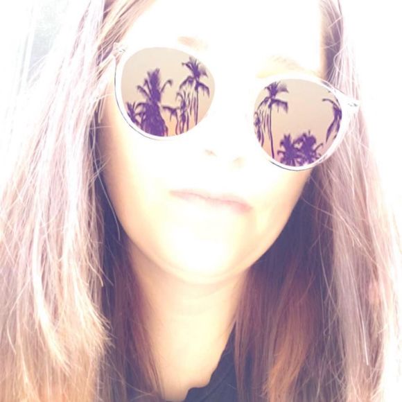 Meet your Posher, Nikki - Picture 1 of 1